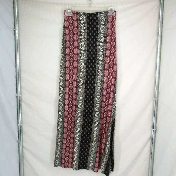 En Creme Women's Long Straight Skirt Black White Red Geometric Design Size Small - Picture 1 of 6